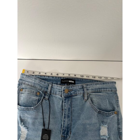 NWT Boyfriend Jeans 13 Light Wash Distressed Cropped Streetwear Festival Grunge - Picture 6 of 15